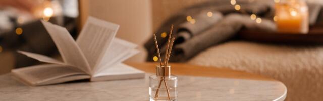 Kako stvoriti savršenu atmosferu u svom domu uz pomoć svetla i mirisa