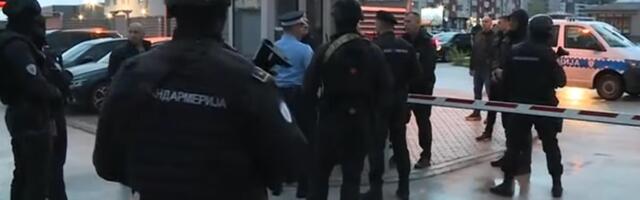 UŽIVO TENZIJE U SARAJEVU Policija oko zgrade Vlade Republike Srpske, Dodik i dalje unutra! Pokušaj hapšenja nije uspeo, MUP Srpske štiti Dodika