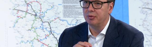 VUČIĆ NAJAVIO UDŽBENIK O OBOJENOJ REVOLUCIJI: "Radim naporno na tome, ne idem ni na odmor"