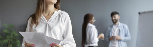 Šta je “job hugging” i zašto može biti loš za vašu karijeru?