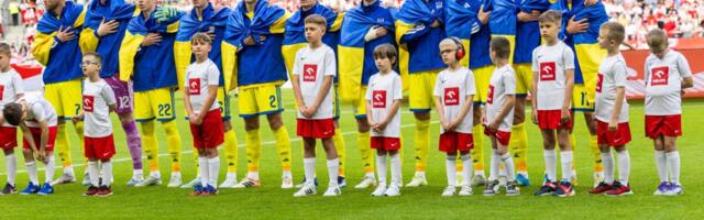 "NISMO BRAĆA - MARŠ U UKRAJINU!" Skandiranje sa tribina šokiralo Evropu, snimci obilaze planetu! (VIDEO)