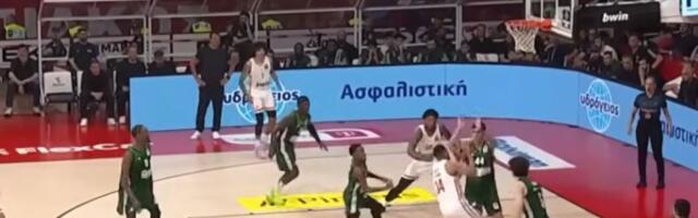 Visoki napon u Pireju: Ataman divljao, pa ga izbacili, Olimpijakos poveo u seriji