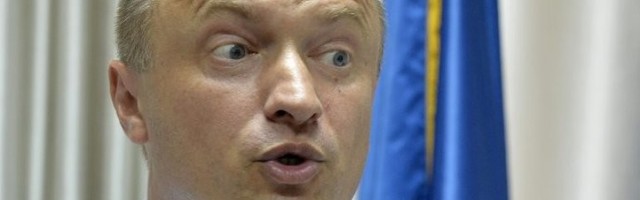 RADULOVIĆ RASKRINKAO ĐILASOVOG PAJTOSA: Pajtić tražio pomoć za ličnu privatizaciju!