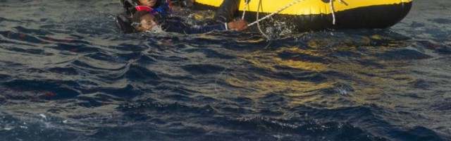 POTONUO BROD, VIŠE OD 70 MRTVIH! Preživele iz mora spasavali ribari i obalska straža! OVO JE TREĆA BROD KOG JE PROGUTALO MORE U POSLEDNJA TRI DANA!