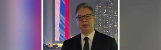SREĆNA SRPSKA NOVA GODINA IZ ABU DABIA! Emirati obojeni u crveno-plavo-belo, predsednik Vučić poslao snažnu poruku narodu! (VIDEO)