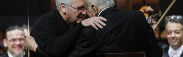 Beogradska filharmonija nastupila u Indiji: Stajaće ovacije, rođendanska pesma i brojna iznenađenja na prvom koncertu Mehti u čast