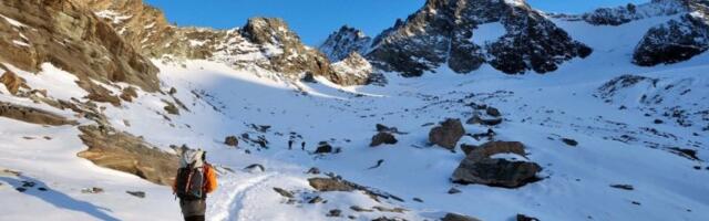 SNEŽNA APOKALIPSA ODNELA ČETIRI ŽIVOTA: Lavine gutale skijaše, radnik zimske službe pregažen mašinom za sneg!