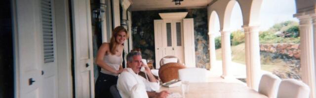 OBJAVLJENI DOSAD NEVIĐENI SNIMCI SA EPSTAJNOVOG OSTRVA! Tu su bazeni, palme, luksuz, ali posebno je interesantna radna soba i natpisi na tabli (VIDEO)