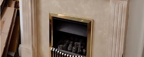 Renovirala je kuću iz 1903. pa pronašla "blago" ispod boje na kaminu: "To bi trebalo zakonom zabraniti" (video)