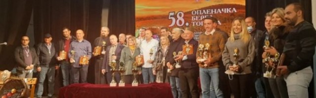 NA OPLENAČKOJ BERBI IZABRANI NAJBOLJA RAKIJA I VINO! Posle ocenjivanja 179 uzoraka, pehari i Zlatni grozd završili su u njihovim rukama/FOTO/