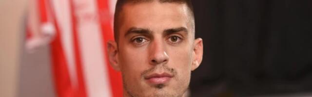 Dva buketa cveća na grobu: Vujadin Savić je sve rastužio objavom