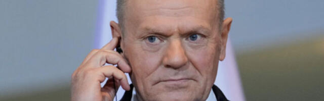 Туск: Америка спремна да распореди трупе у Украјини