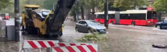 Genijalnost gradske vlasti napravila potop (FOTO i VIDEO)