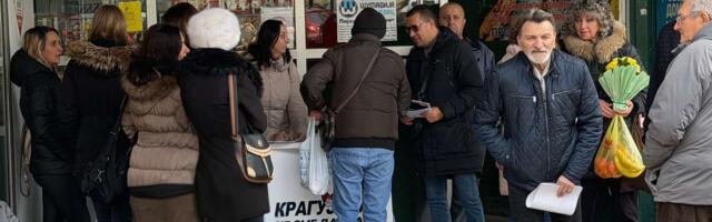 Štandovi SNS-a na više lokacija u Kragujevcu