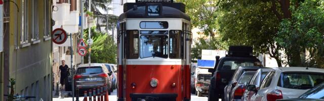Tramvaj iskočio iz šina u centru Sarajeva, ima mrtvih
