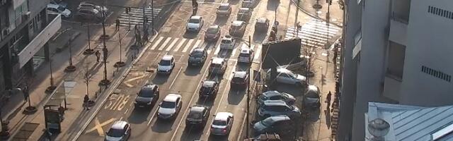 U ovom delu Beograda vozila "mile"! Saobraćaj potpuno paralisan (FOTO)