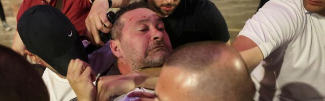 Šta se sve dešavalo nakon završetka protesta u Beogradu: Kako su maskirani huligani sa navijačkim bakljama izazvali intervenciju policije