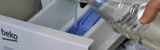 Sipala 60 grama u pregradu za deterdžent i frapirala se! Kamenac otpadao u komadićima, i to zbog ovog sredstva