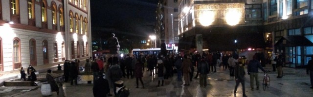 Protest ispred Filozofskog zbog postavljanja spomenika Stefanu Nemanji