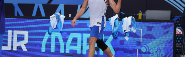 Procurile gole fotke Bogdana Bogdanovića: Prizor za infarkt, ženama neće biti dobro (FOTO)