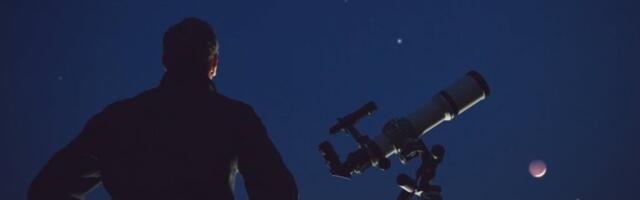 POGLEDAJTE U NEBO! Upravo se odigrava retki "nebeski poljubac" koji se neće skoro ponoviti!