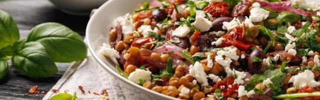 Brza obrok salata sa sočivom: Ukusna i zasitna - ručak gotov za 20 minuta