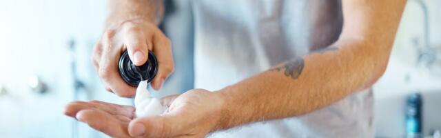 Zaboravite na skupe hemikalije: 5 stvari koje pena za brijanje čisti bolje od bilo kog deterdženta