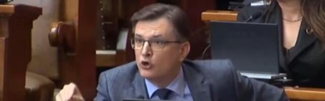"Pazi kad prelaziš prugu": Jovanov PRETIO u Skupštini, poslanici vlasti mu aplaudirali (VIDEO)