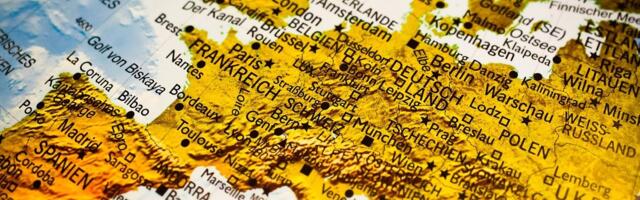 Mrežama kruži mapa Evrope koja Srbiju stavlja među retke
