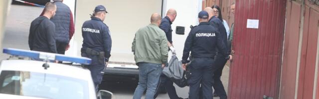 Ovde se dogodilo jezivo ubistvo! Policija preplavila ulicu na Novom Beogradu, uviđaj u toku (VIDEO/FOTO)