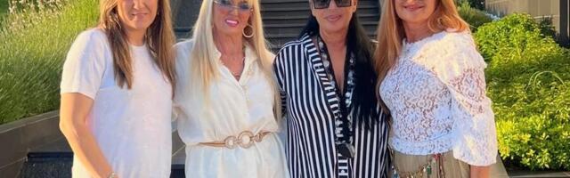 MARTA SAVIĆ ORGANIZOVALA BRANKI SOVRLIĆ PROSLAVU ROĐENDANA U SVOJOJ VILI! Dekoracija u roze boji, a na zidu posebno iznenađenje (FOTO)