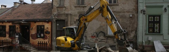 Tužne slike iz raskopane Skadarlije - ljudi se pitaju kako će posle rekonstrukcije izgledati poznata boemska ulica