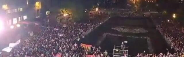 Balkon šampiona dočekao Novaka i košarkaše (UŽIVO)