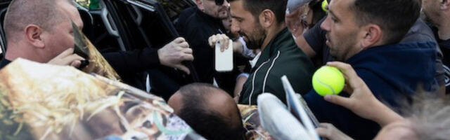 ĐOKOVIĆ FRISTAJLOM OČARAO PUBLIKU: Svetski šampion je sjajan, ali i Nole je MAĐIONIČAR! (VIDEO)