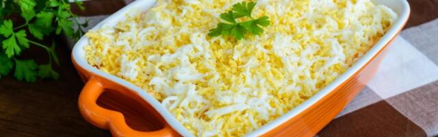 Najbolja mimoza salata za praznike: Po receptu iskusnih domaćica - nema lepše!