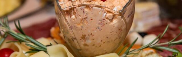 Najkremastija urnebes salata koju ste probali: Sprema se očas posla, a odlično se slaže uz meso sa roštilja