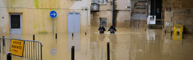Евакуација градова и црвено упозорење у три департмана у Француској због поплава