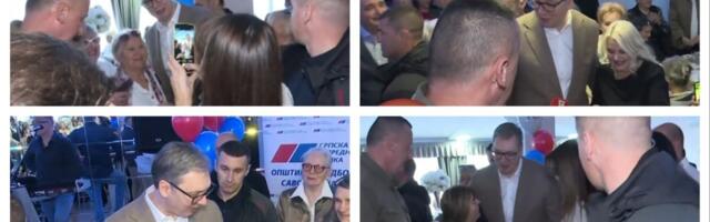 Vučić sa damama na Košutnjaku: Da uvek budete vredne i energične