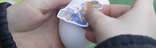 Kako da vam se nalepnica ne izgužva ili odlepi sa uskršnjih jaja: Pomoću ovih trikova stajaće kao salivena