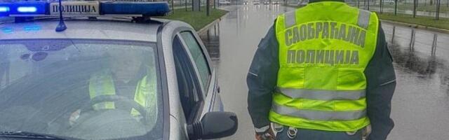 BRUTALNO PRETUKAO POLICAJCA! Pijani vozač odbio test na droge, a potom DIVLJAČKI NASRNUO NA PATROLU!