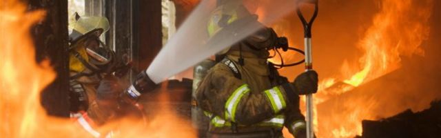 VELIKI POŽAR U SPLITU! 40 vatrogasaca pokušava da obuzda vatrenu stihiju