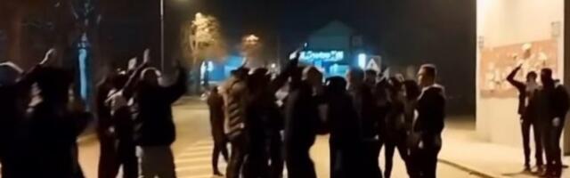 DELIJE SU BILE KOD SVOG GRAFITA, GROBARI DESTAK METARA DALJE KOD SVOG: Ono što je usledilo sve je šokiralo (VIDEO)