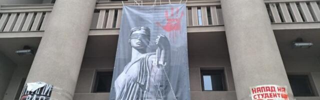 Pravni u blokadi: Grupa navijača noćas napala studente