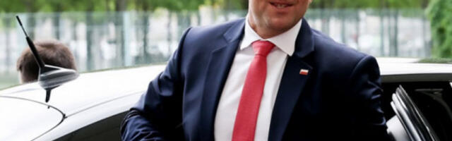 Навроцки: Историја нас учи да се Русија може победити