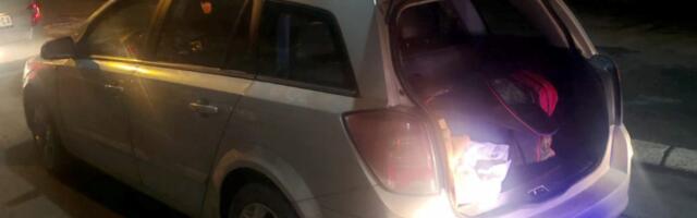 U automobilu prevozio skoro 9 kilograma marihuane, vozač priveden