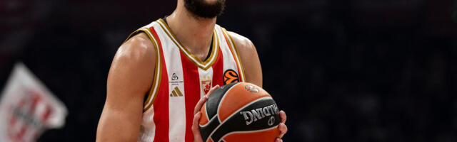 Moćan dabl-dabl Uroša Plavšića! (Foto)