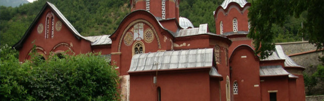 Нова провокација: Пећку патријаршију прогласили албанском православном црквом