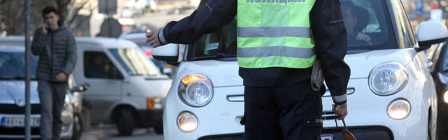 Vozio mercedes 200 na sat i zaustavi ga policajac...