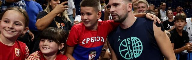Veliki Luka Dončić oduševio mališane (VIDEO)