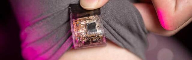 Nosivi uređaj omogućava korisnicima da kontrolišu mašine i robote dok su u pokretu